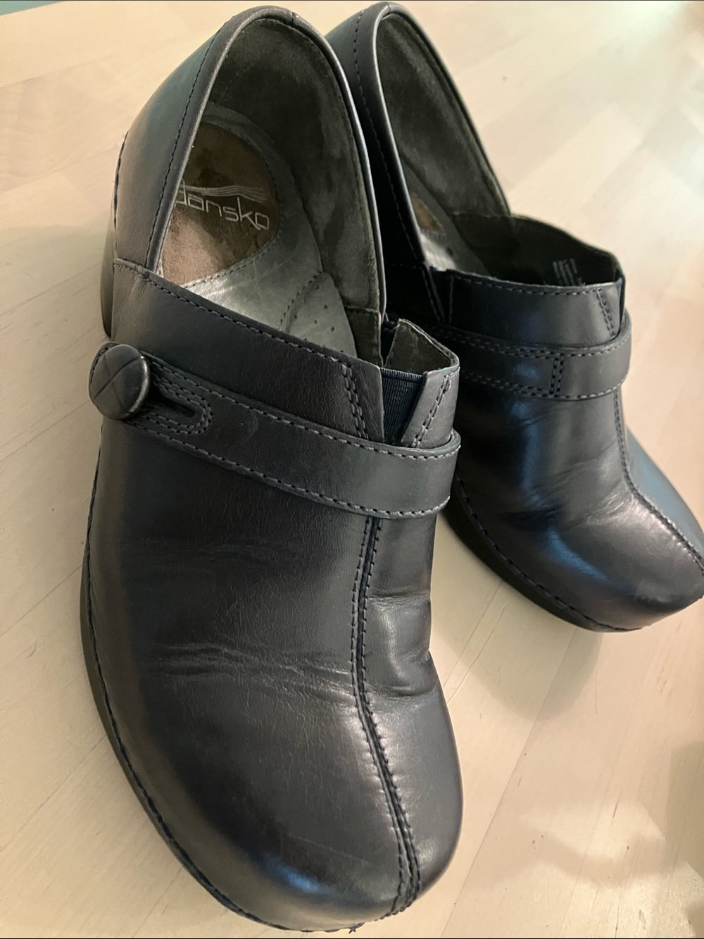 Dansko Black Leather Clog with Button Strap Sz 38